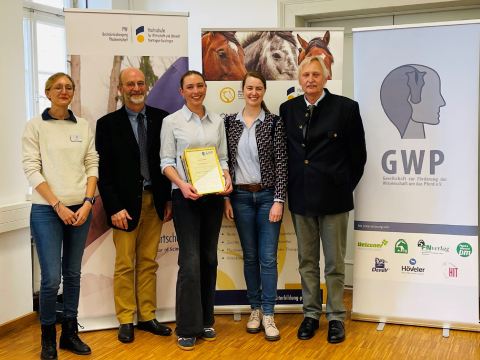 Die ISM erhält ein selten vergebenes  internationales Wissenschaftssiegel 1. Klasse